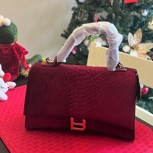 Elegant Red Velvety Handbag